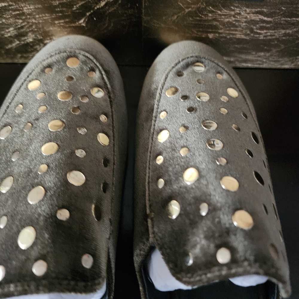 NWT KENNETH COLE Moss Velvet Stud Mules - Picture 4 of 9